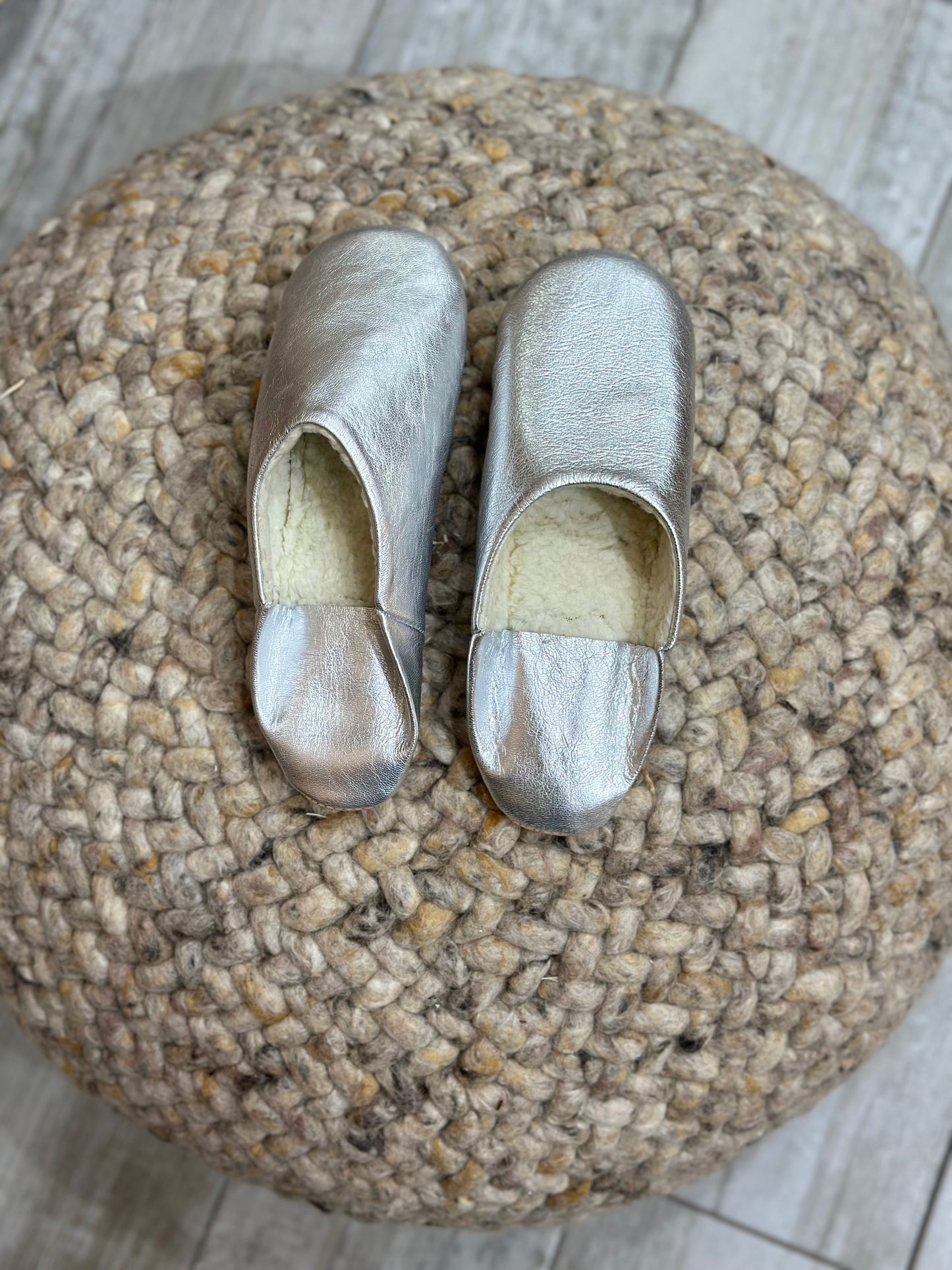 Babouches Fourrées Argentées - Adultes