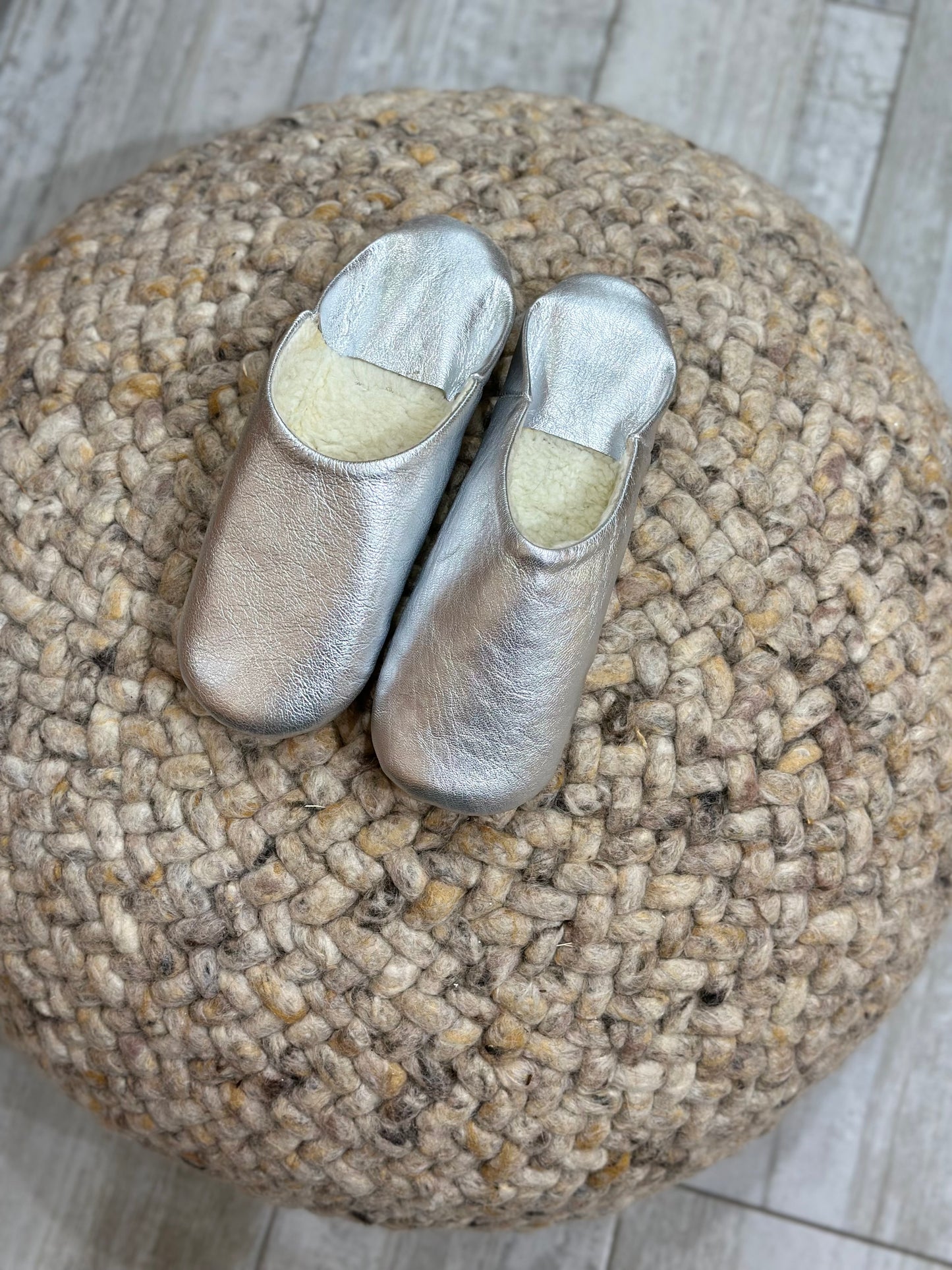 Babouches Fourrées Argentées - Adultes